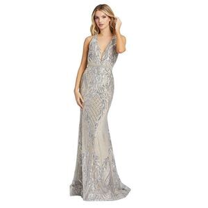 Mac Duggal Prom Long Formal Evening Dress in Silver/Nude NWOT Size 6